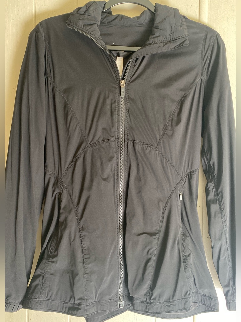 Lululemon windbreaker jacket